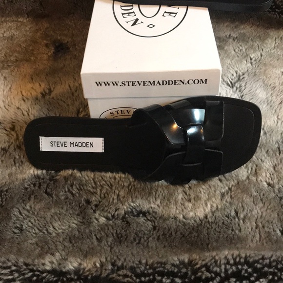 Steve Madden Sicily black leather slide sandals. - Picture 2 of 3
